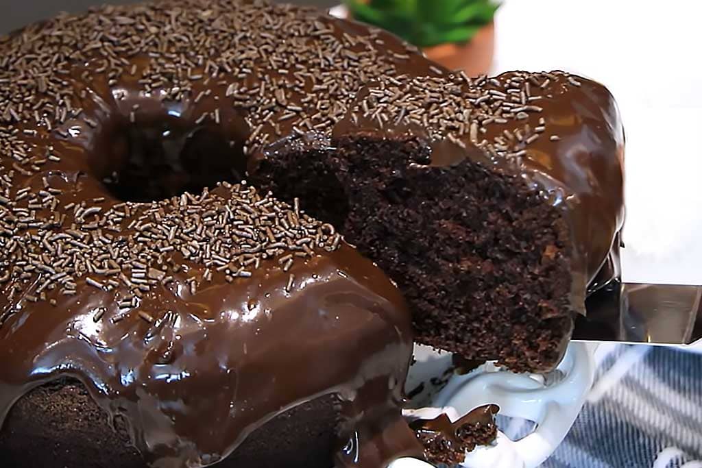 Receita Irresistível de Bolo de Chocolate Fofinho e Delicioso