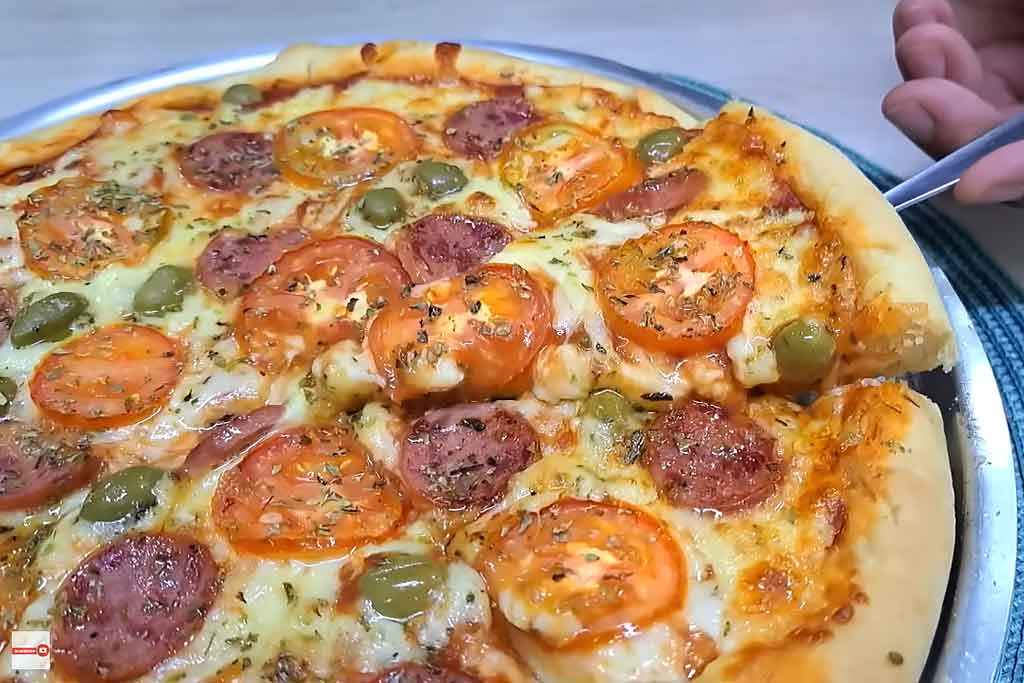 Receita de Pizza Caseira Rápida Massa sem Sovar