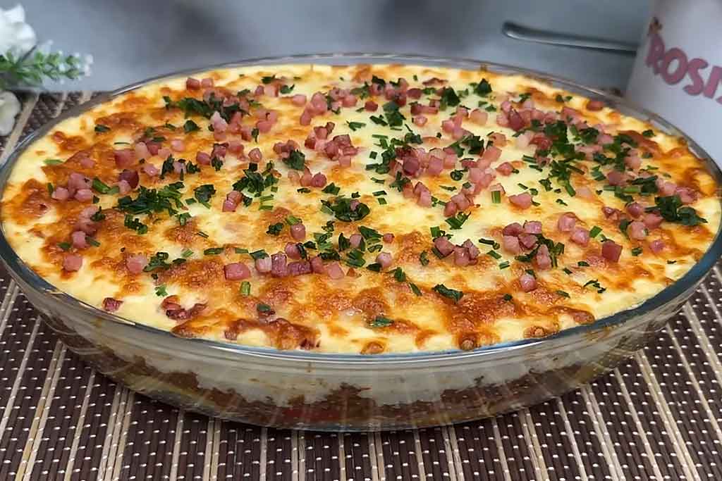 Batata Gratinada Carne Moída e Bacon