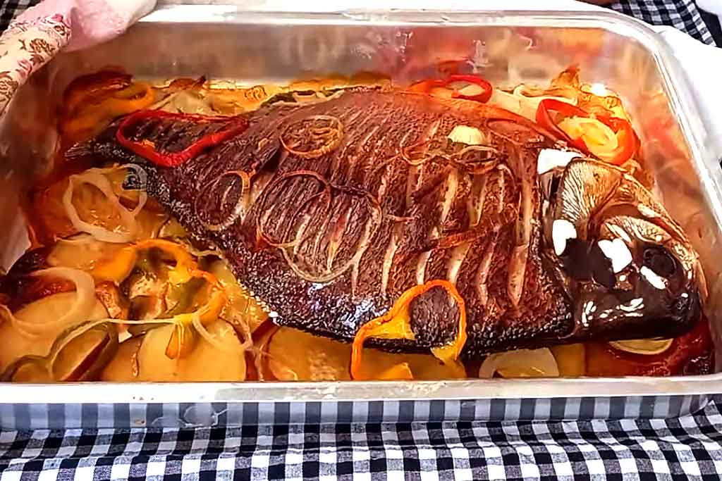 Peixe Assado com Farofa