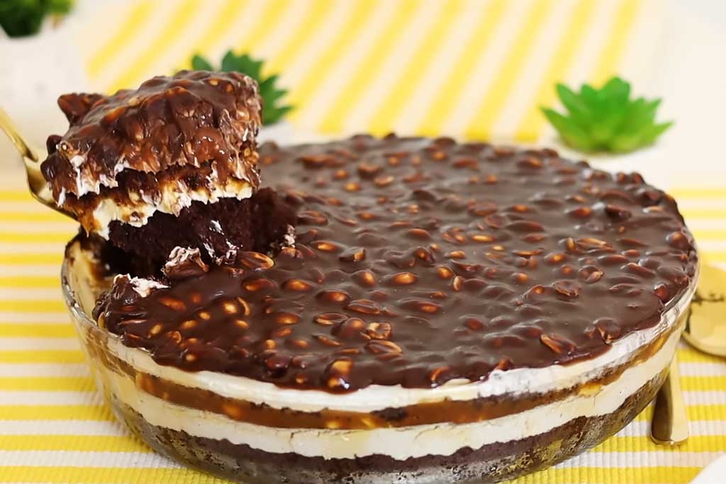 Bolo de Chocolate com Recheios Cremosos