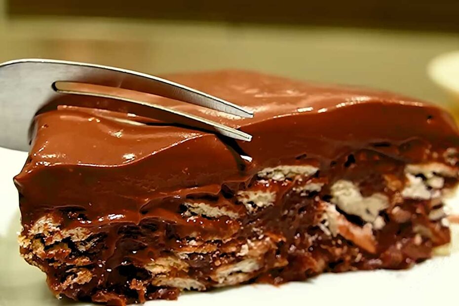 Torta de Chocolate com Biscoito
