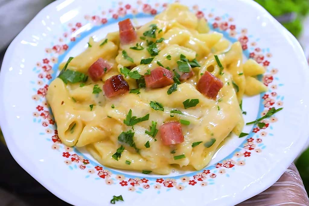 Macarrão Cremoso de Batata com Bacon