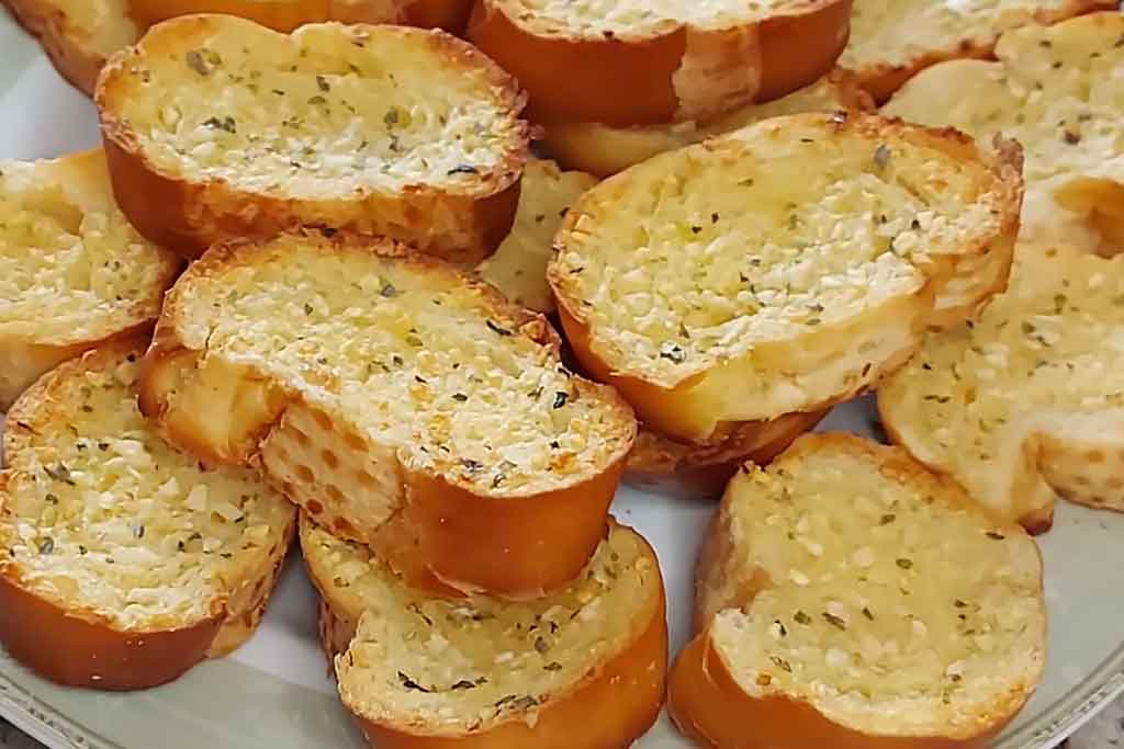 Torrada Temperada com Alho