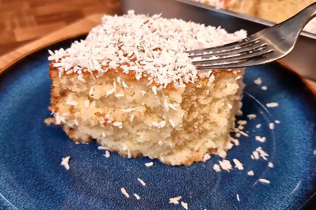 Bolo de Coco Toalha Felpuda