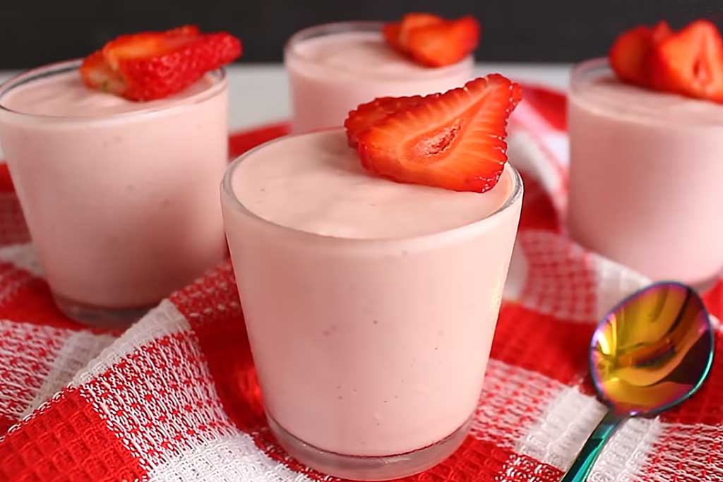 Mousse de Morango com um Toque de Fruta