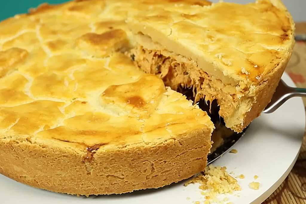 Empadão de Frango com Recheio Cremoso