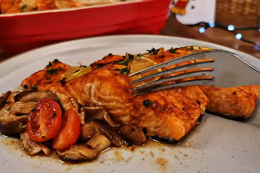 Salmão Assado com Legumes