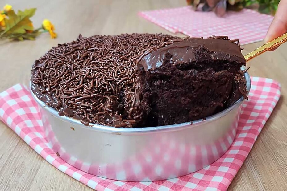 Bolo de Chocolate Rápido e Fácil