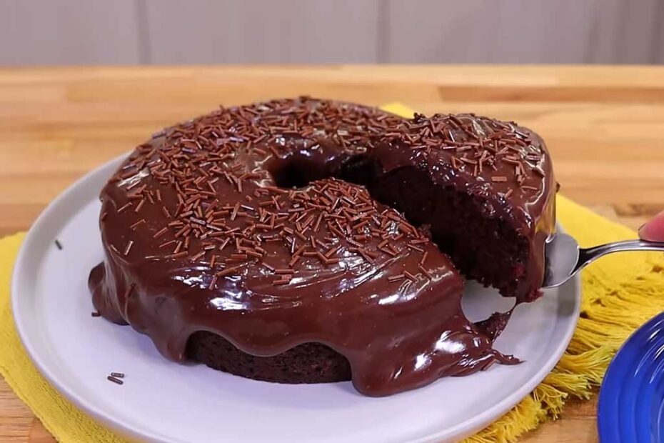 Bolo de Chocolate com Brigadeiro na AirFryer