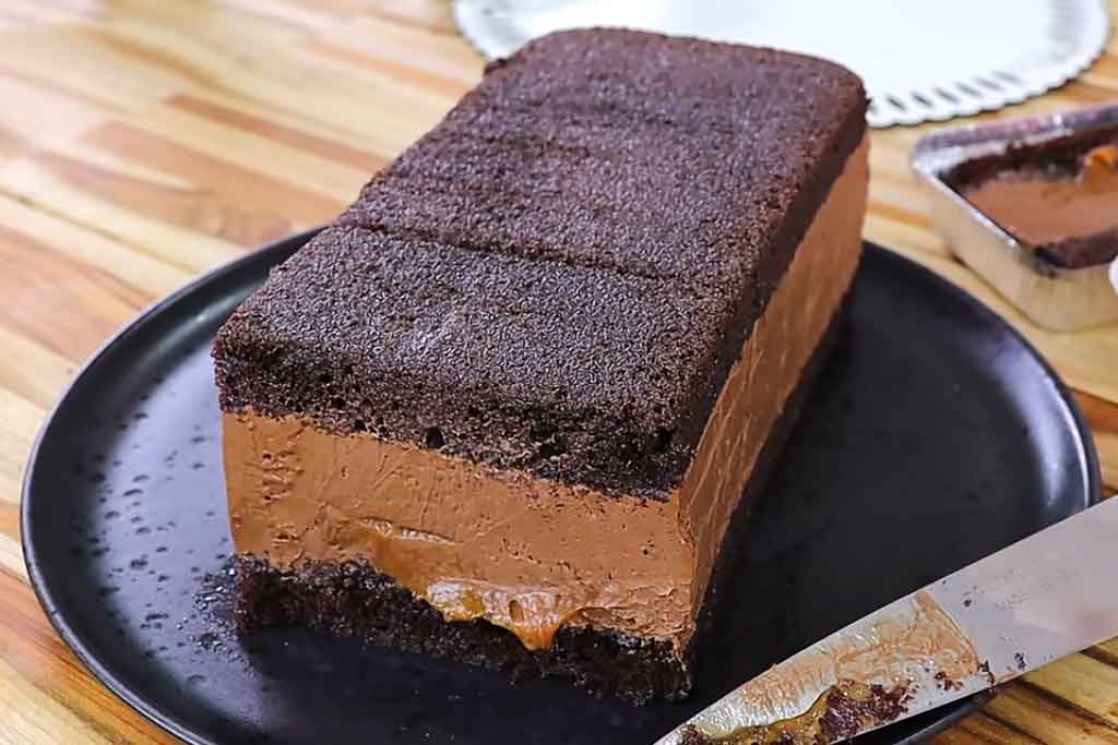 Bolo de Chocolate com Recheio de Caramelo