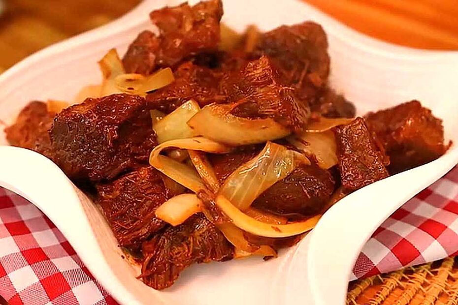 Carne de Panela Caramelizada com Cebola