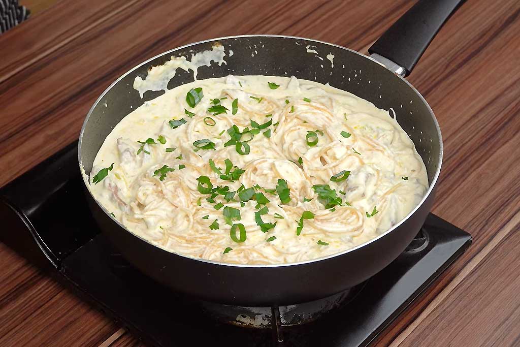 Macarrão ao Molho Quatro Queijos