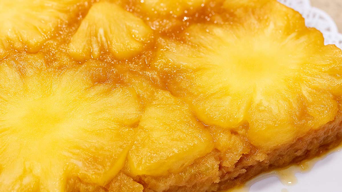 Bolo Invertido de Abacaxi Caramelizado