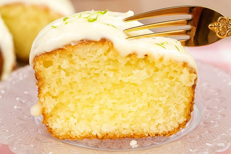Bolo de Limão Fofinho com Cobertura