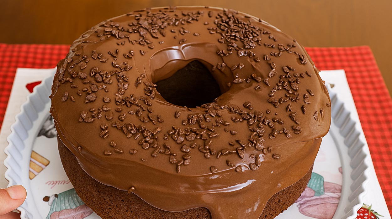 Cobertura de Chocolate Cremosa com 2 Ingredientes