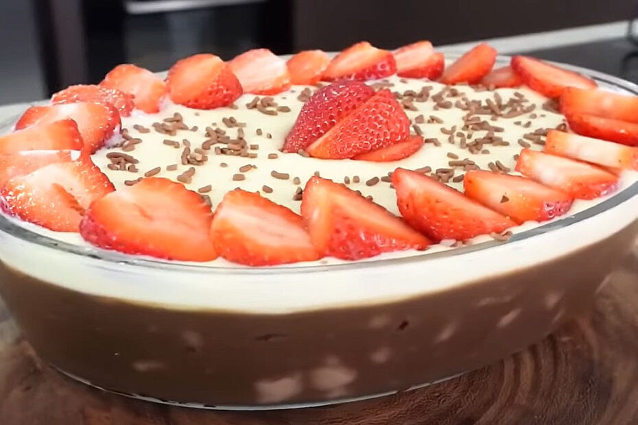 Bombom de Brigadeiro com Morango na Travessa