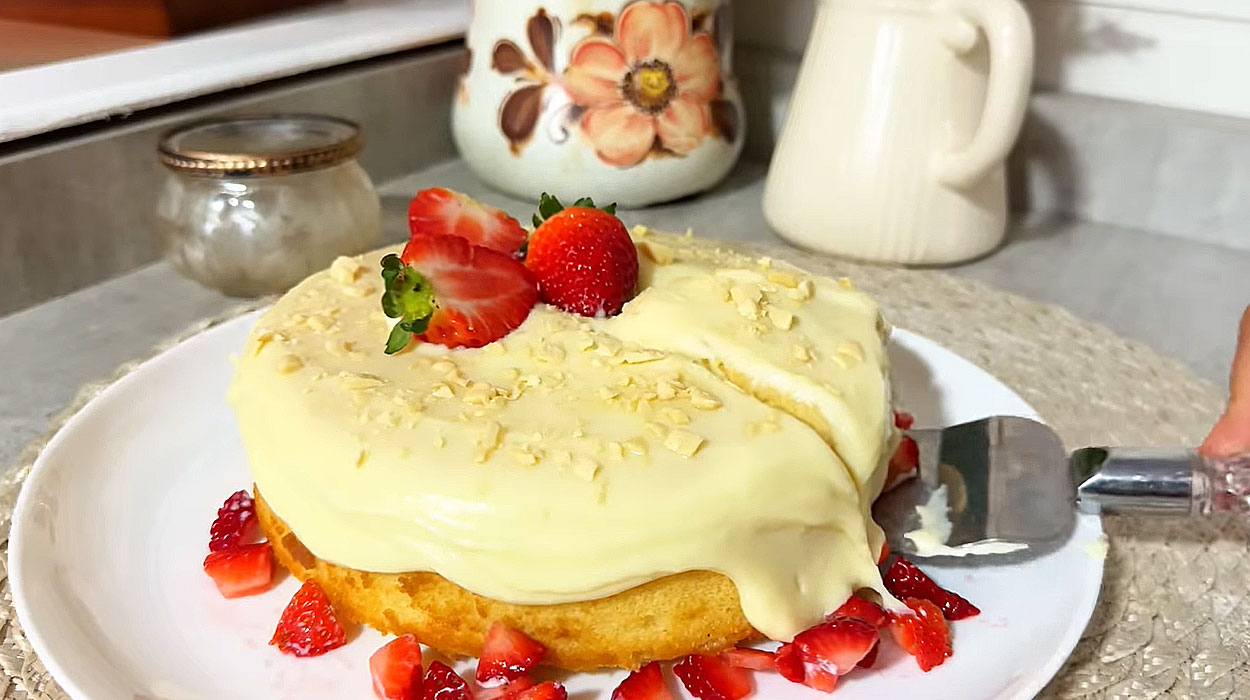 Bolo Surpresa de Ninho com Creme