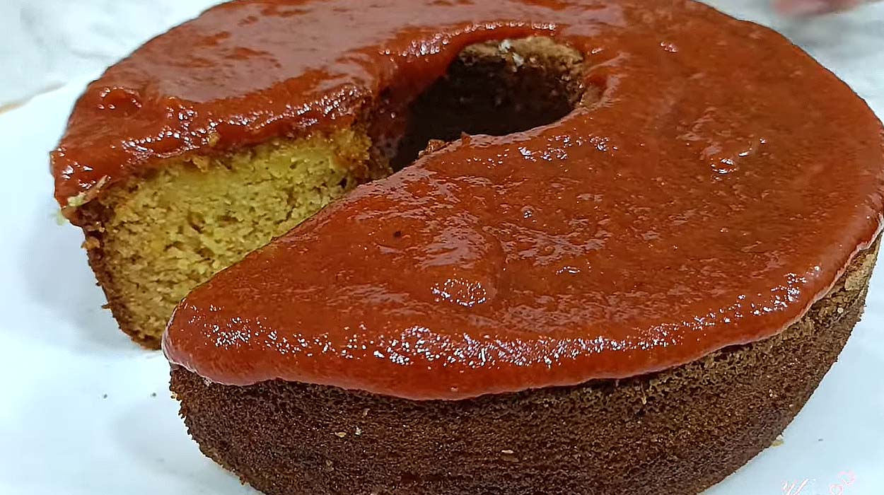 Bolo de Milho com Cobertura de Goiabada